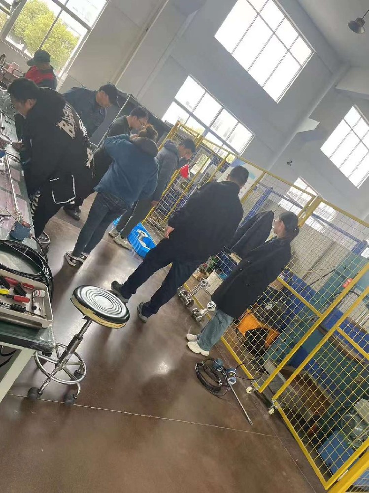 歡迎客戶來(lái)我司考察交流